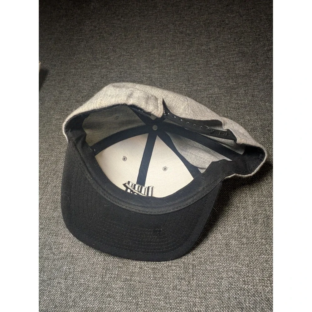 UNDEFEATED 5 Strikes Black Logo Snapback Gray Hat Wool Blend‎ One Size Cap